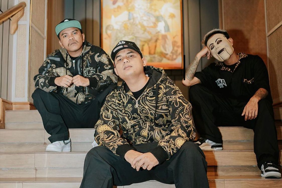 video-section-banner-image