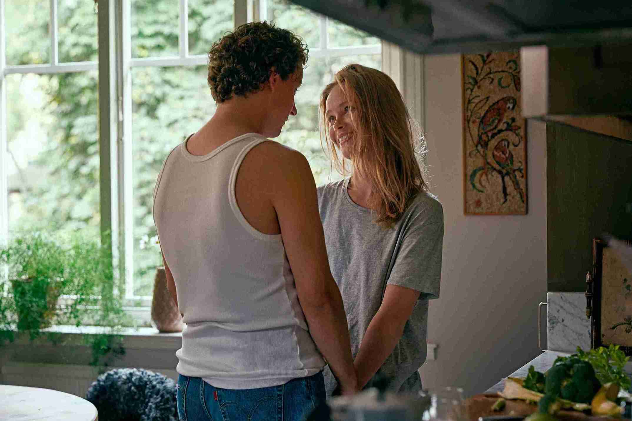 video-section-banner-image