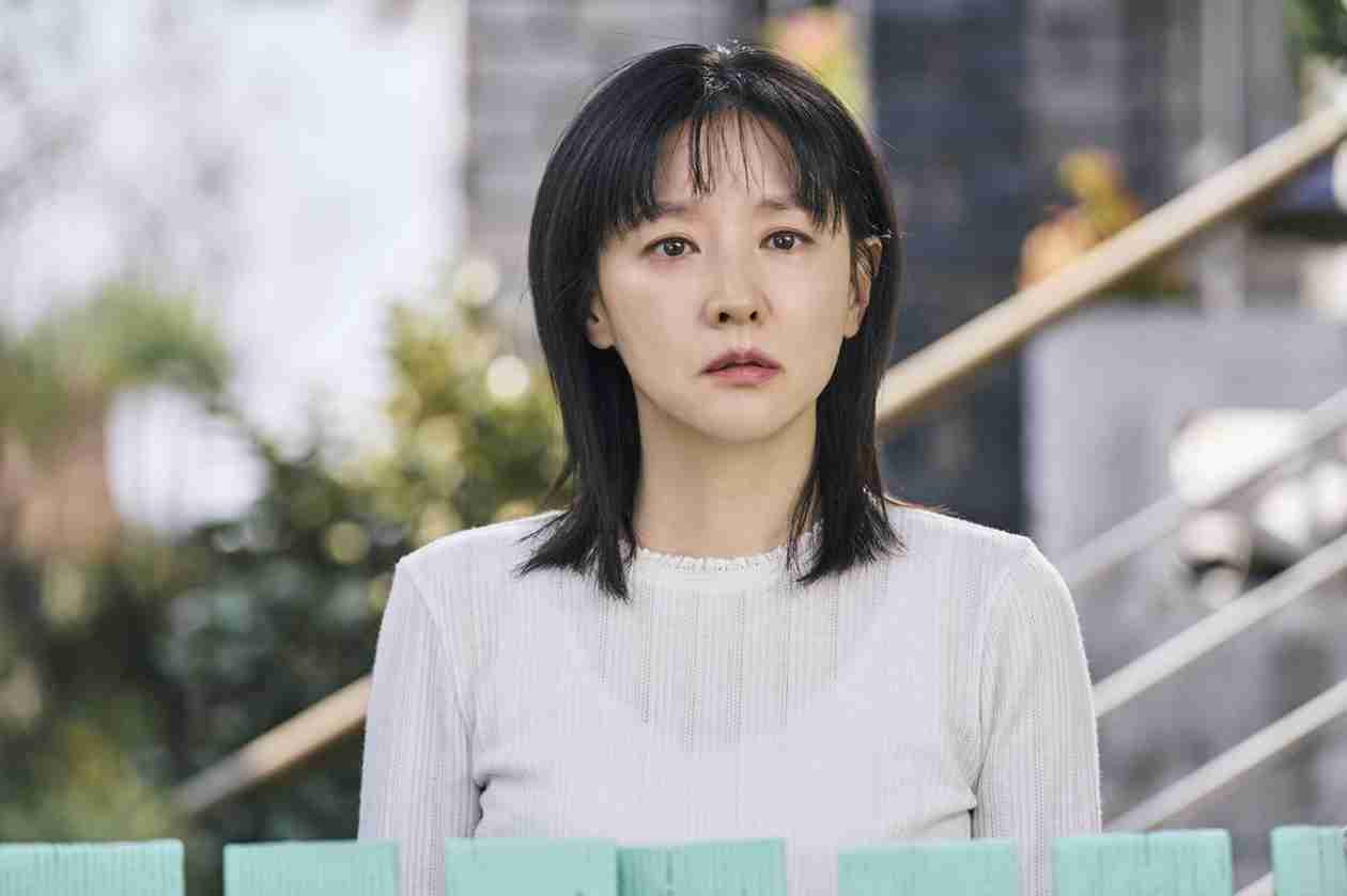 Walking on Thin Ice (은수 좋은 날 Eunsu Joeun Nal) Episode 2