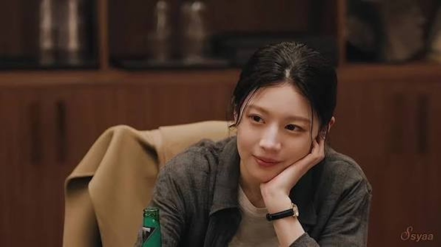 We Are All Trying Here (모두가 자신의 무가치함과 싸우고 있다) Season 1 Episode 11